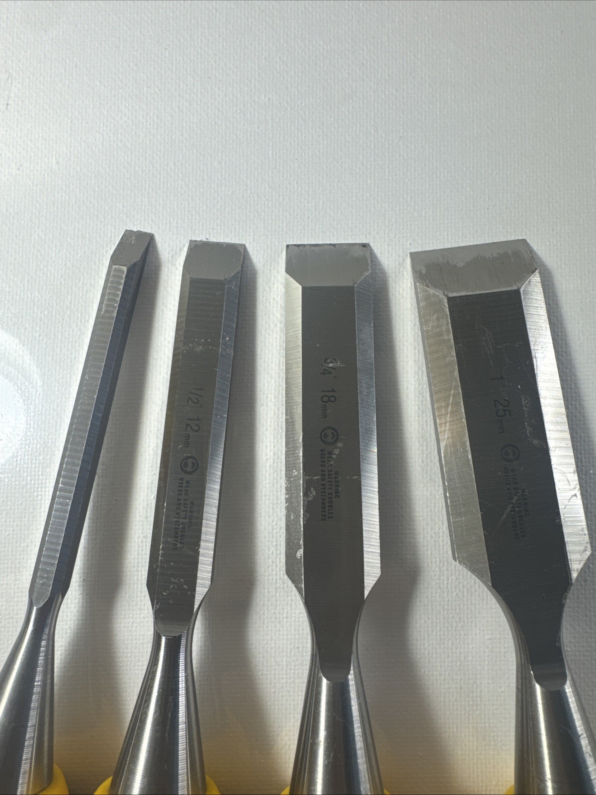 DEWALT Wood Chisel 4 Pc Set With Strike Caps & DWHT20541 Flush Cut Pull Saw Lot