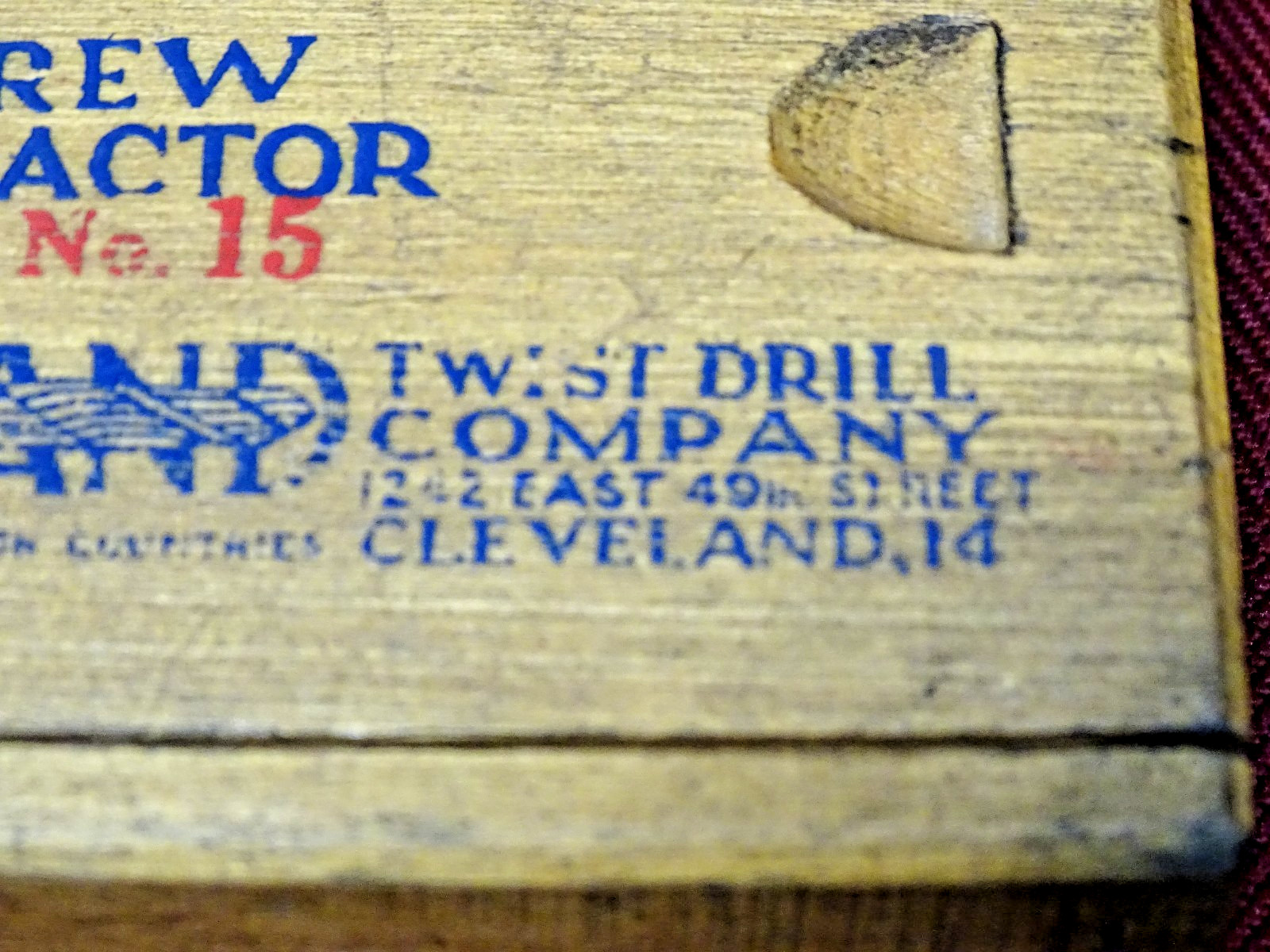 Cleveland Twist Drill Co. EZY-OUT Screw Extractor Set No. 15 With Wooden Box