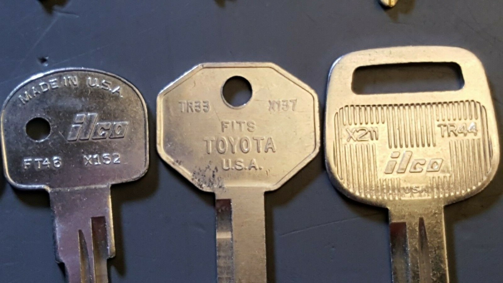 Lot of 12 Vtg Auto Car Key Blanks Curtis Ilco Cole Toyota Fiat Ford and Other