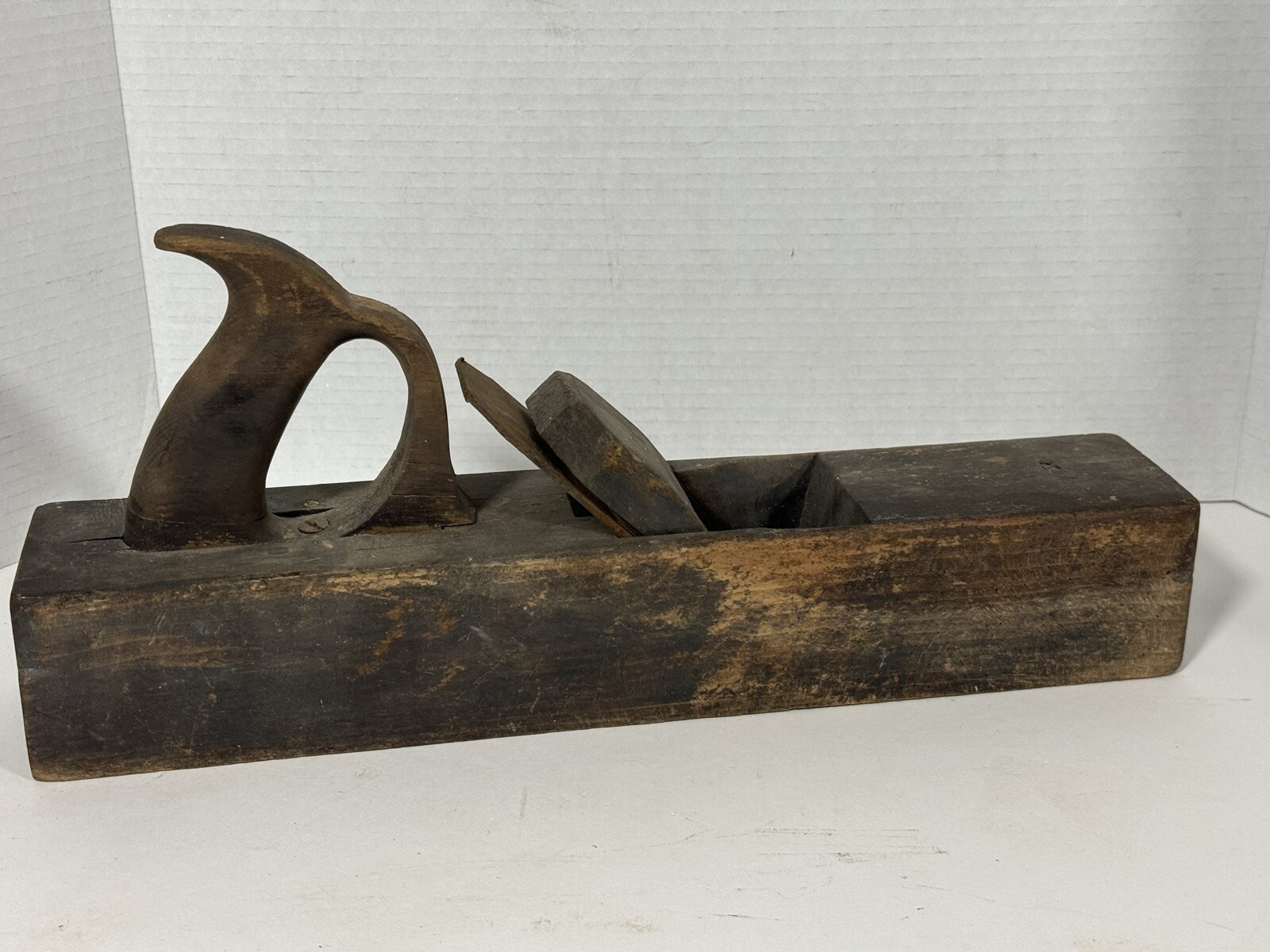Antique Plane W.H Smith with W Butcher Blade 16 1/4″ Wood Working