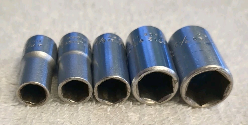 VINTAGE ^PLOMB^ WRENCH & SOCKETS / 9 PIECES