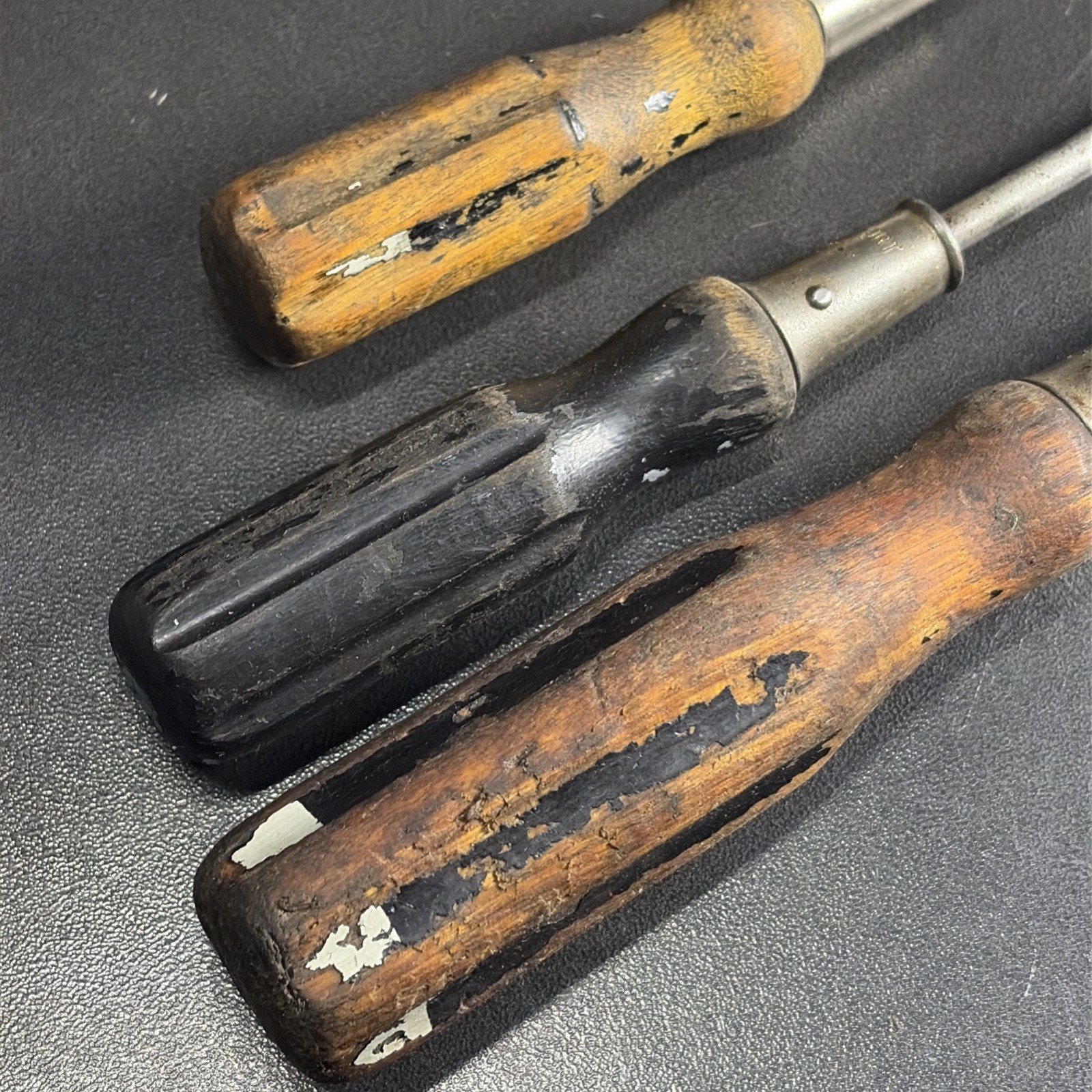 3 Vintage Wood Handle Bridgeport USA Slotted Screwdrivers 14.5”, 13”, 9” Long