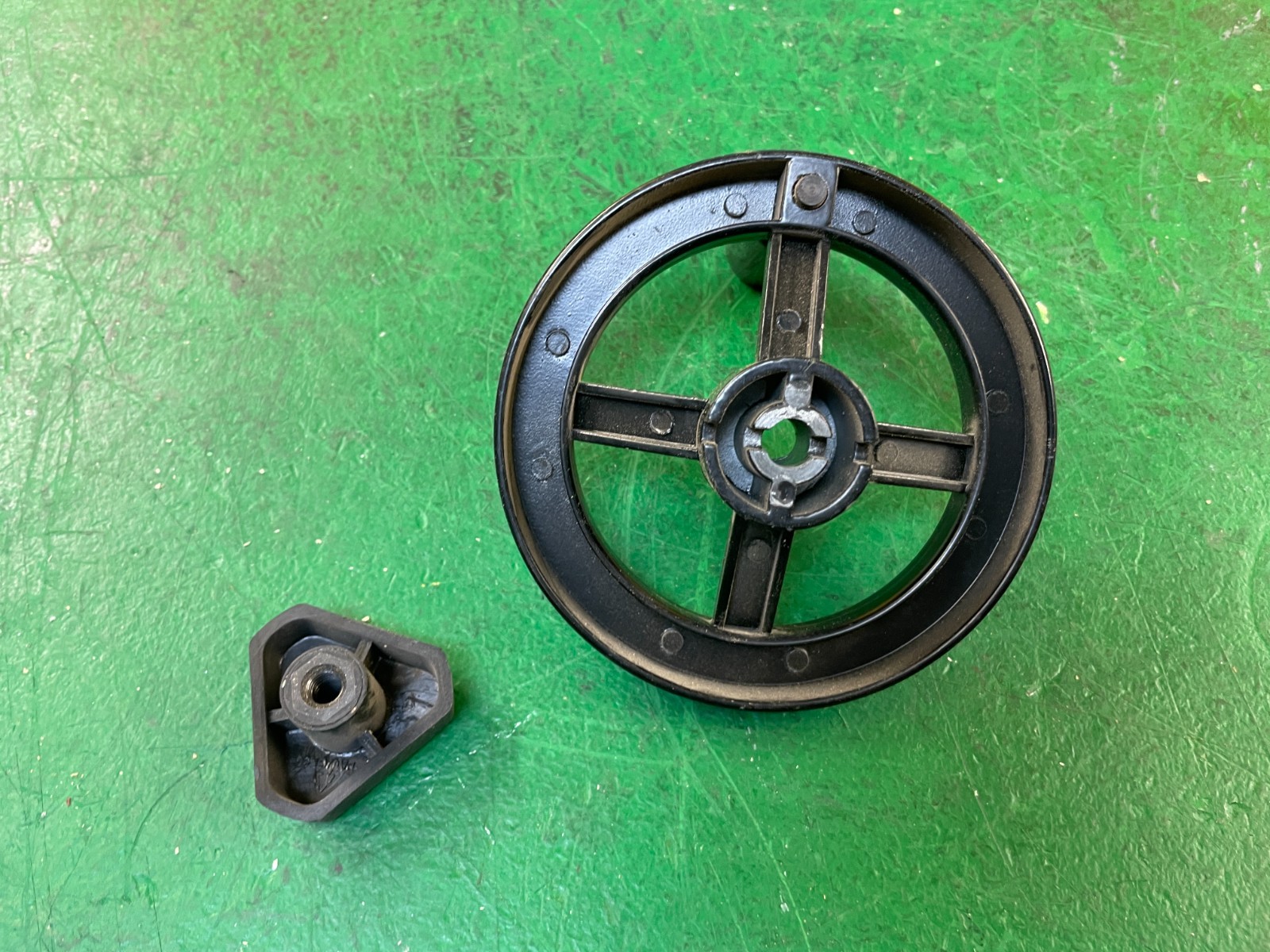 ONE(1) Delta Table Saw 34-670 36-679 36-979 Metal Crank Wheel Handle Handwheel