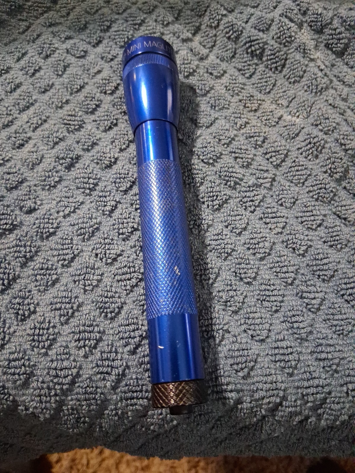 Mini Maglite Flashlight AA Blue 6″ Mag Instruments California Vintage