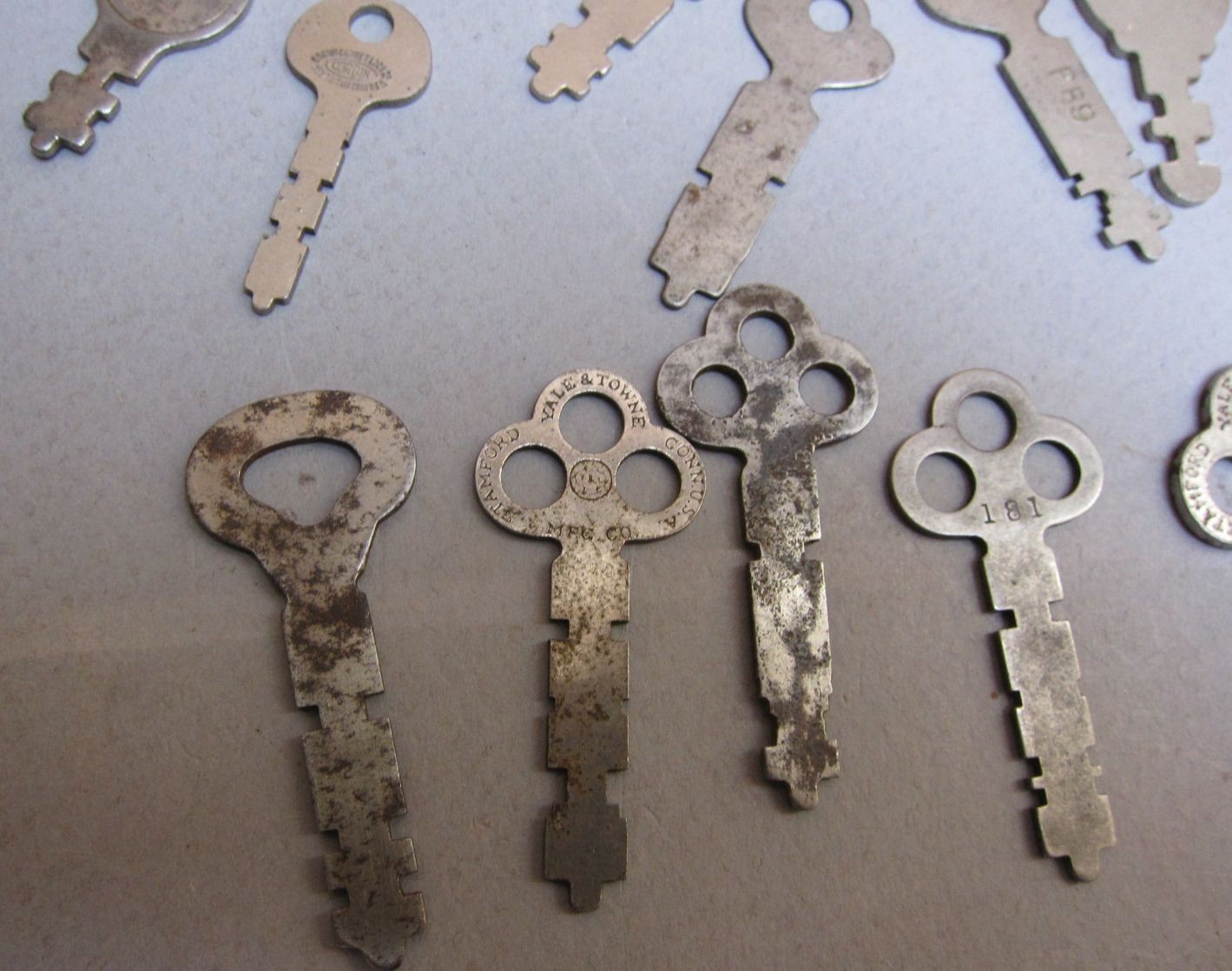 Vintage Flat Steel Key Lot of 56 Old Padlock Keys- Lot G