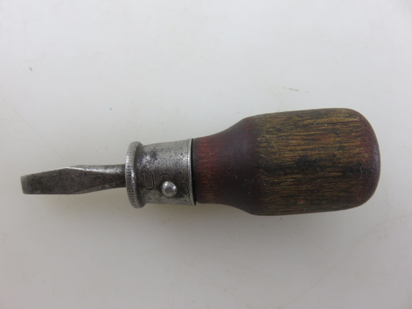 Bridgeport Hardware Stubby Flat Blade Screwdriver Wood Handle 3.25″L Vintage USA