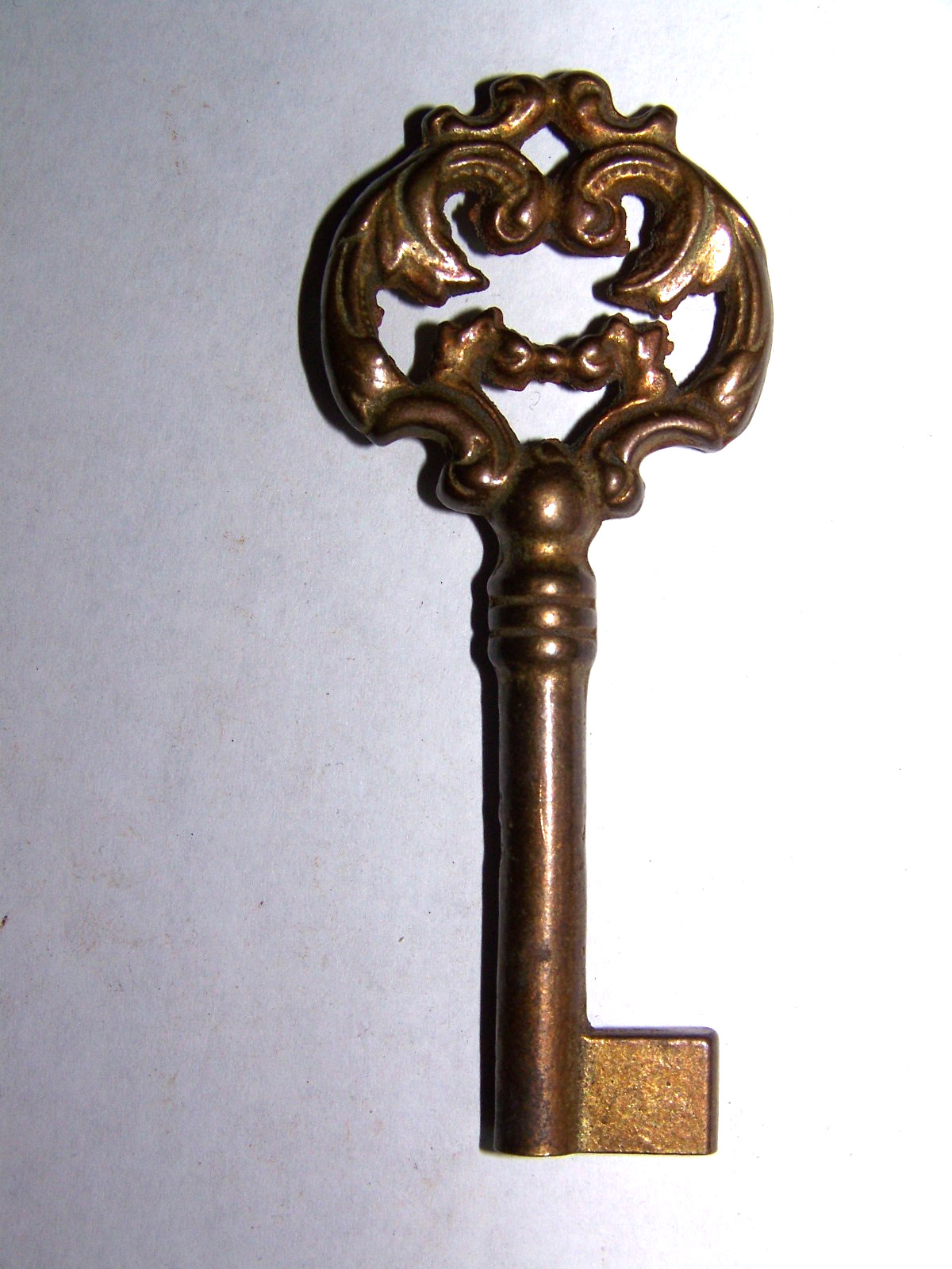 BRASS PLATED UNCUT HOLLOW BARREL SKELETON KEY – 3″ LONG – 2.75MM HOLLOW BARREL