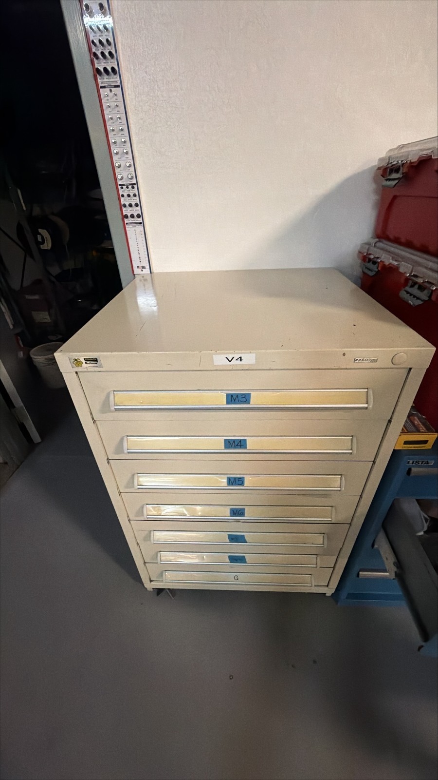 Stanley Vidmar 7 Draw Tool Cabinet W/ Draw Dividers 28Lx30Wx44H with contents