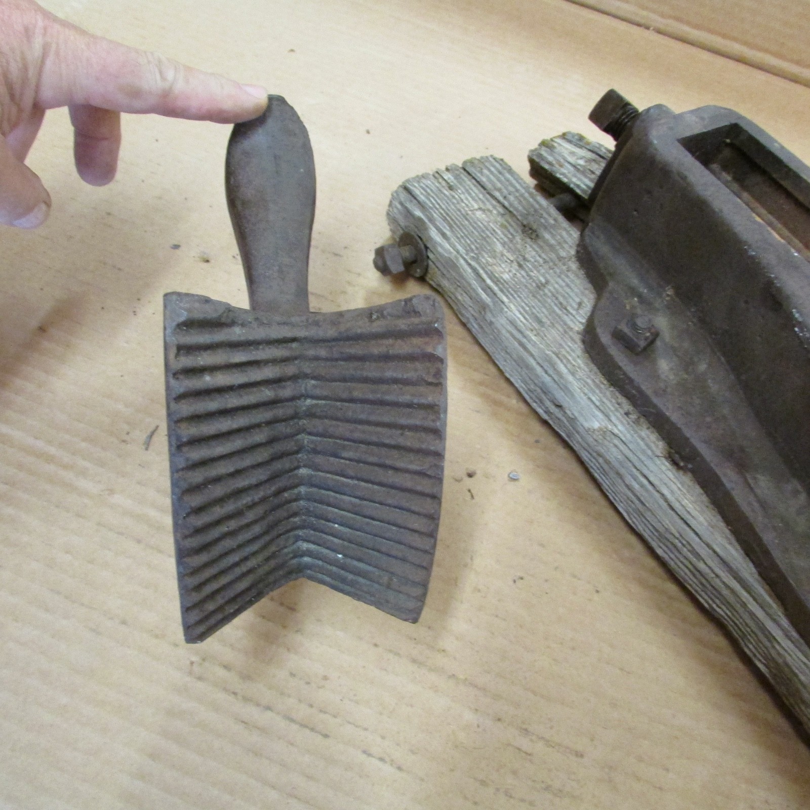 Windmill Shaft Vise, Wind Pump Vise, vintage
