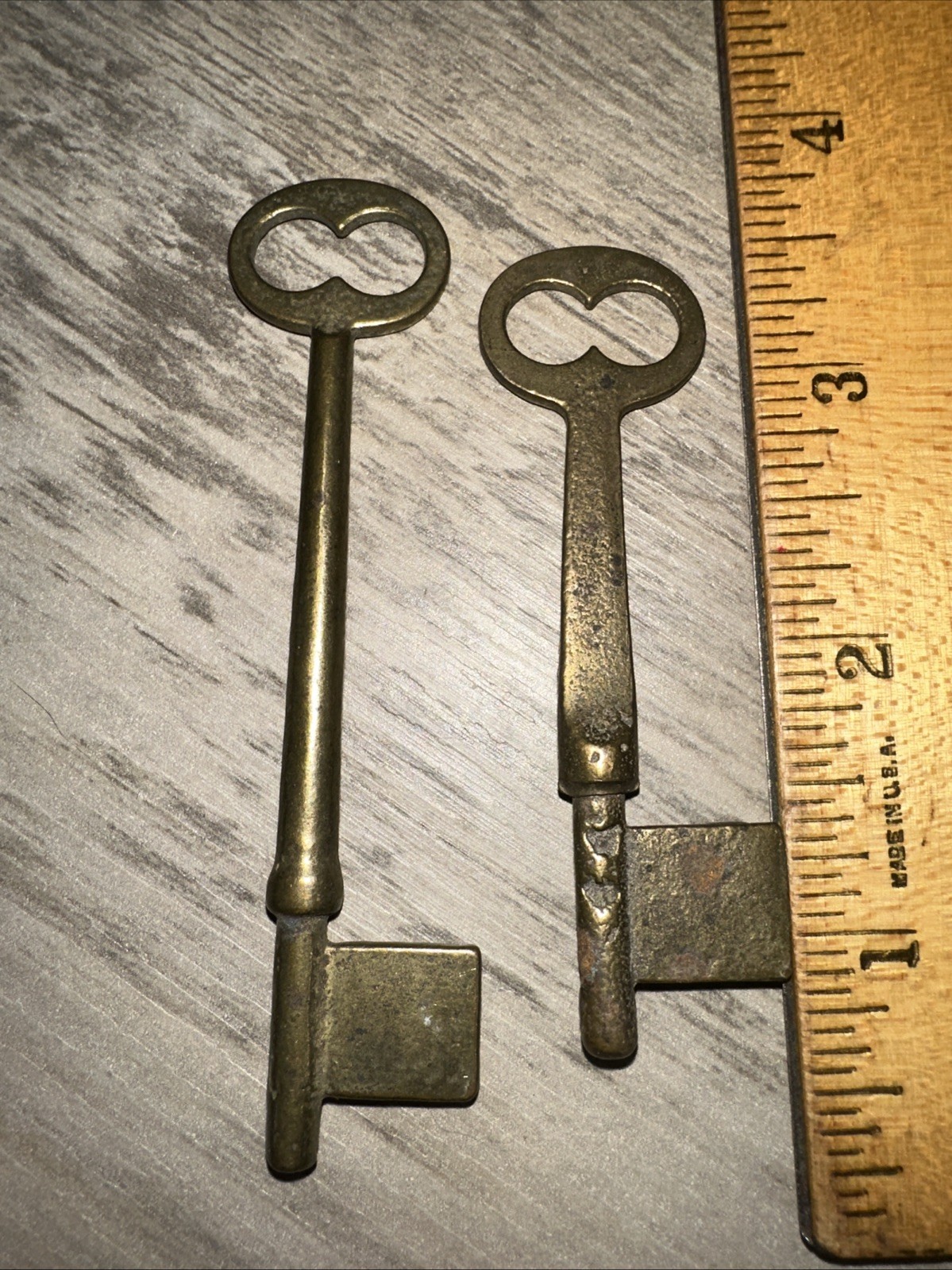 Two Antique Skeleton Key Blanks. Solid Barrel Brass Legit Antique Keys.￼