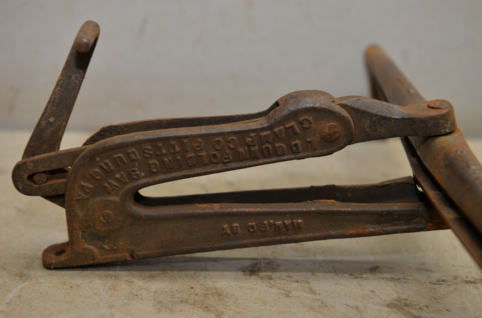 Gunn folding hand saw clamp vise patent 1886 collectible antique tool V3