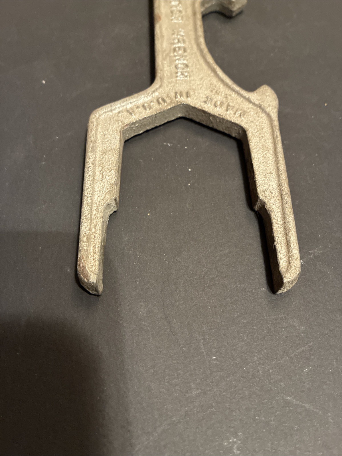 VINTAGE COVERS COMPANY 4 IN 1 SPUD WRENCH
