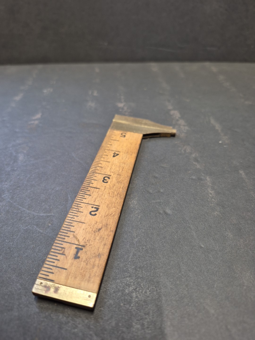 Vintage STANLEY No.136-1/2 5″ Wooden Ruler w/Brass Slide Caliper Carpenters Tool