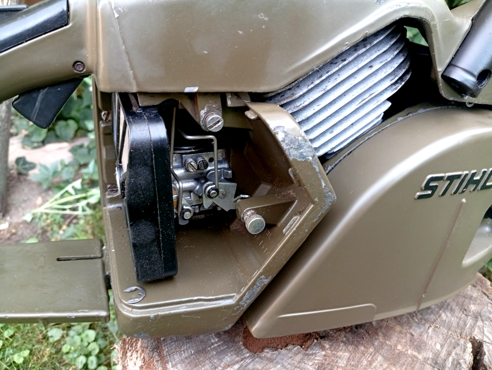 Original, rare STIHL 045 AVEK military-spec (Bundeswehr) chainsaw.
