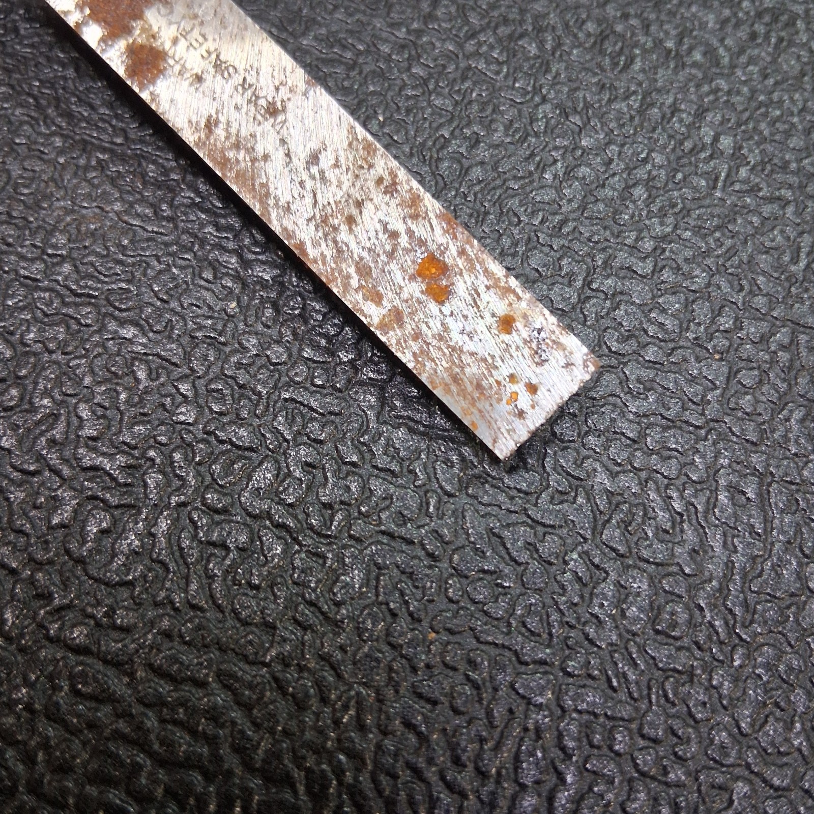 Project Source Red Plastic Round Handle 1/2″ Wide Wood Chisel