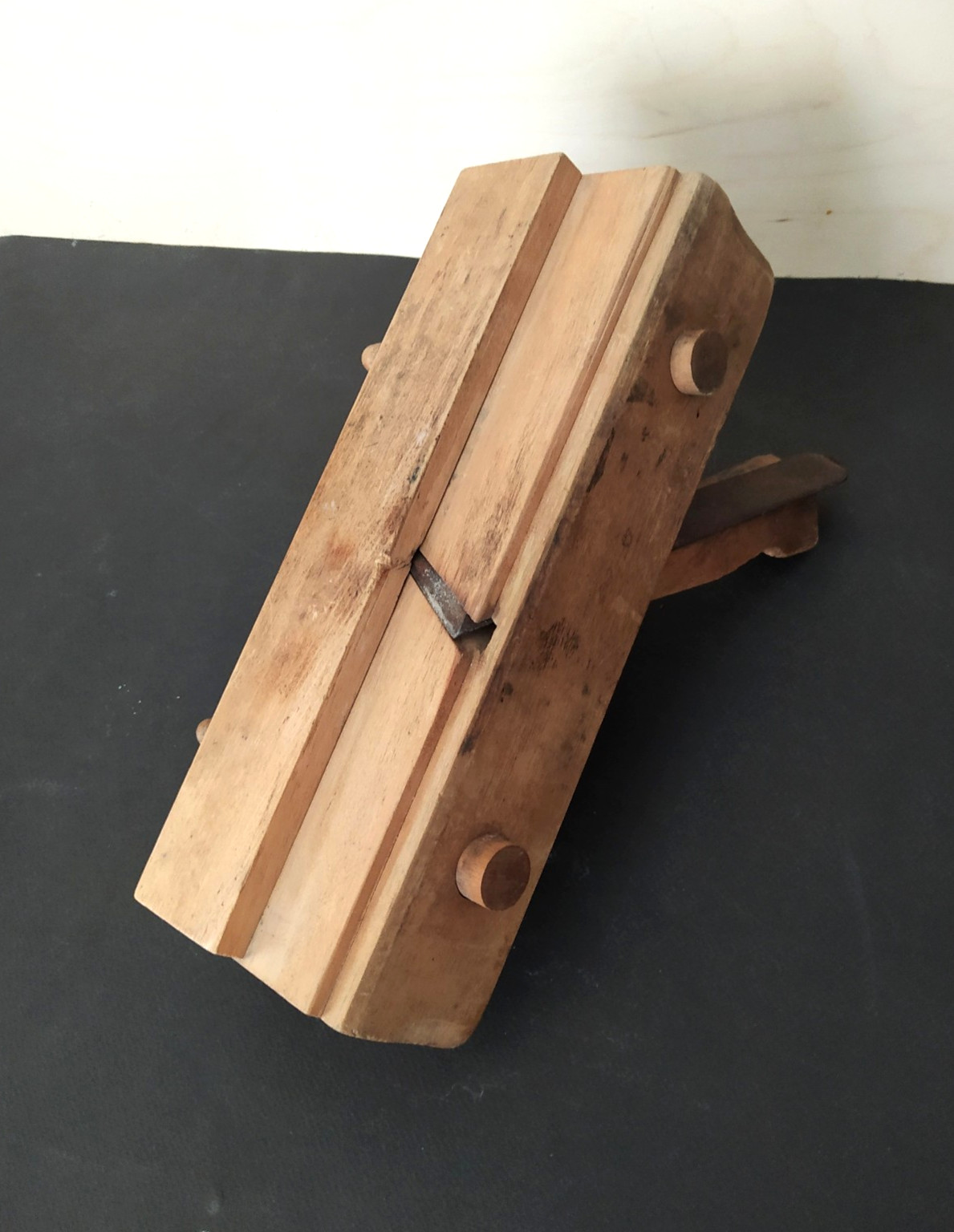ANTIQUE F. WERTHEIM AUSTRIAN ADJUSTABLE WOODEN PLANE LATE 19th CENTURY.