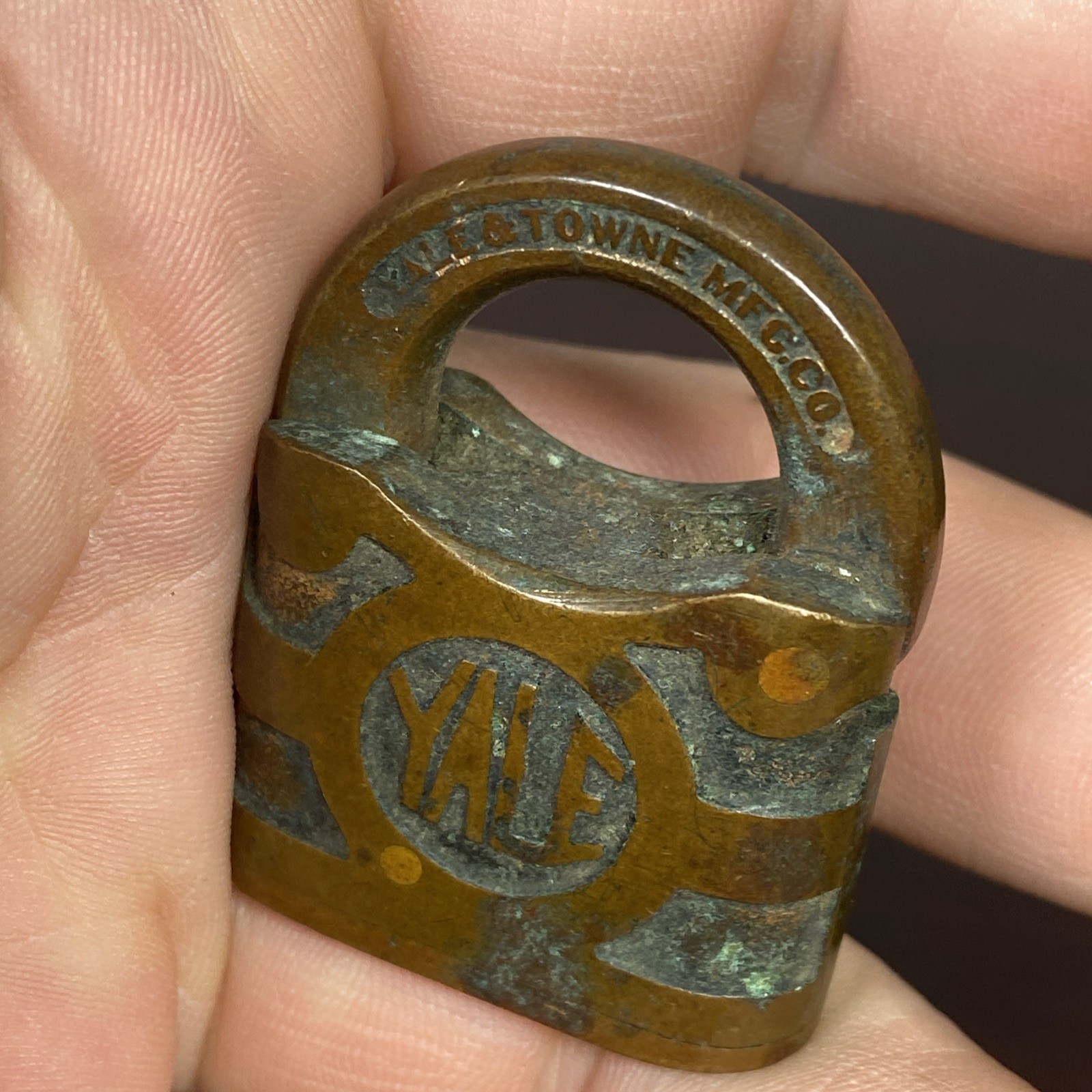 Vtg Small Swing Arm Yale & Towne Clover Brass Padlock Lock Y&T NO KEY Mini Small