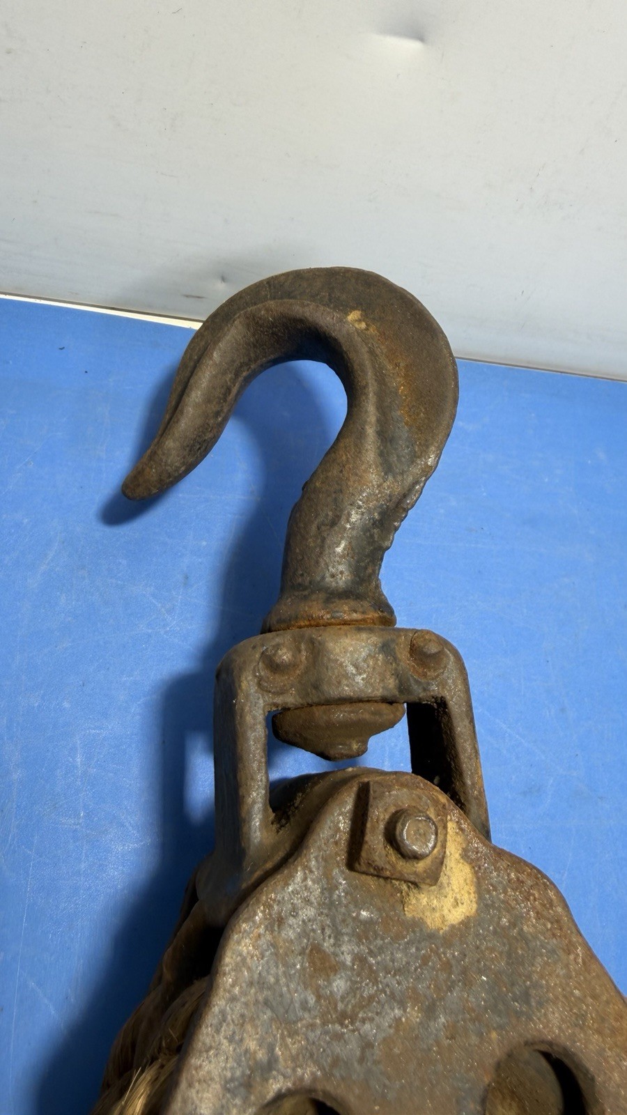 Vintage Cast Iron Block and Tackle Pulley w Hooks Rope Marked T14 As Is