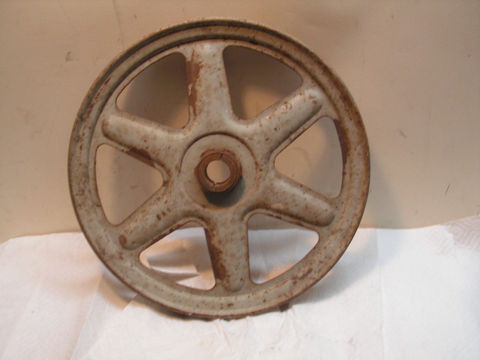 Vintage Steel Grooved Pulley Wheel 12″ 6-Spoke, Adjustable for 1″ Shaft w/Keyway