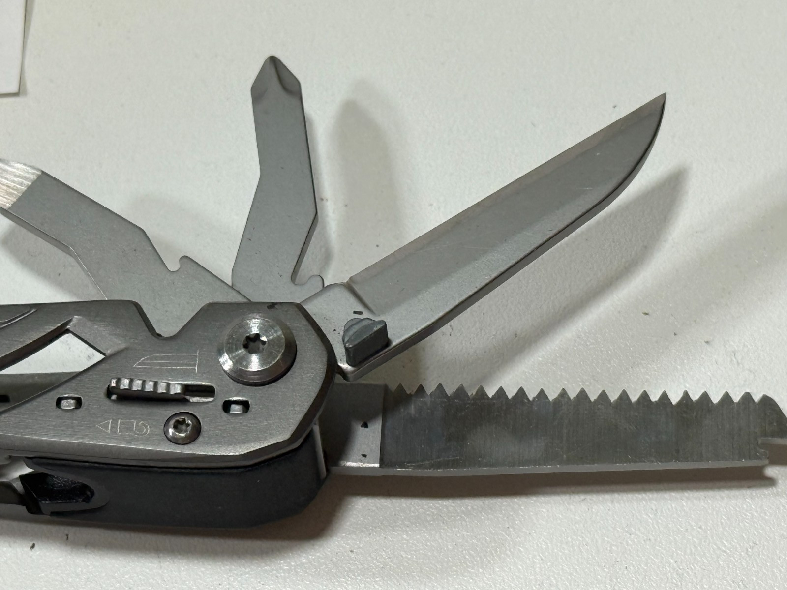 GERBER SUSPENSION MULTI TOOL W/SHEATH $20 OBO