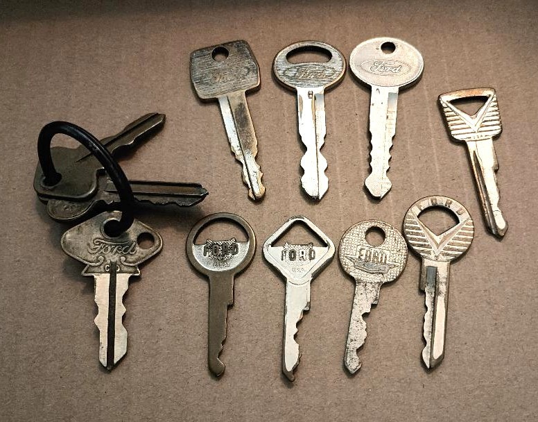 Lot of NINE Different Original Vintage FORD CAR KEYS Including Model T