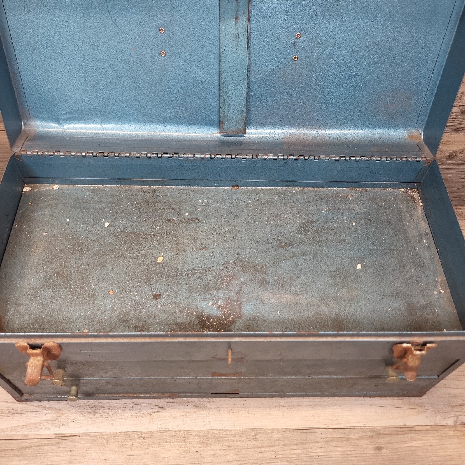 Rare Vtg 20×10 BELKNAP Hardware Blue Grass Two Drawer Locking Tool Box