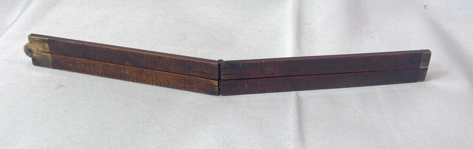 Vtg Upson Nut Co. No. 61 Boxwood Carpenters Pocket Folding Ruler Measuring Tool