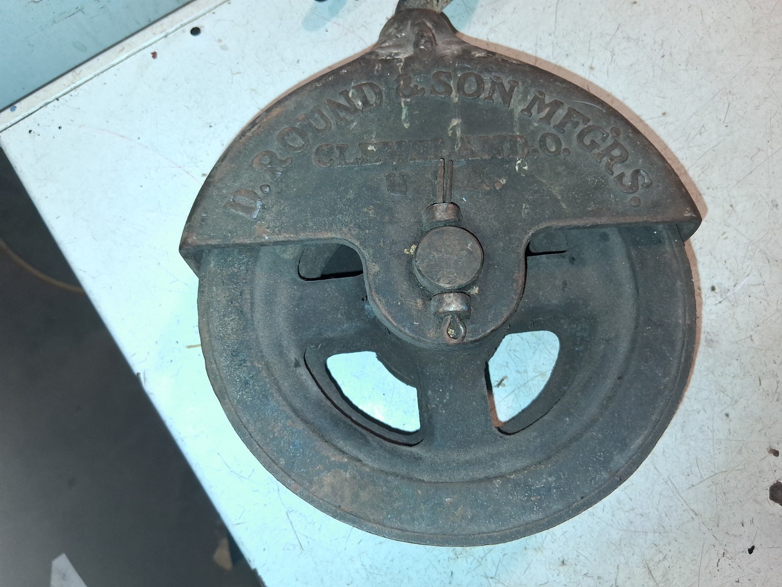 Vintage Rare D. Brown & Son Mfg’rs Little Wizard Hoist One 1 Ton Chain Pulley