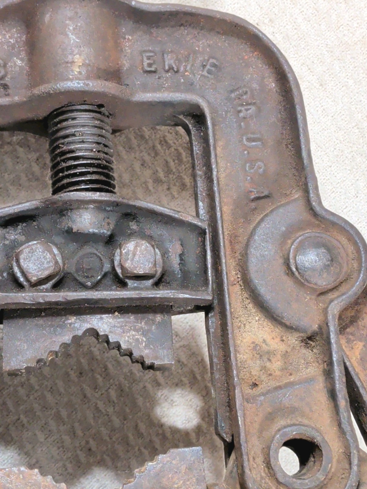 Vintage Bench Mount Pipe Vise – Erie Tool Works PA – O-H-3 ? Vice Clamp