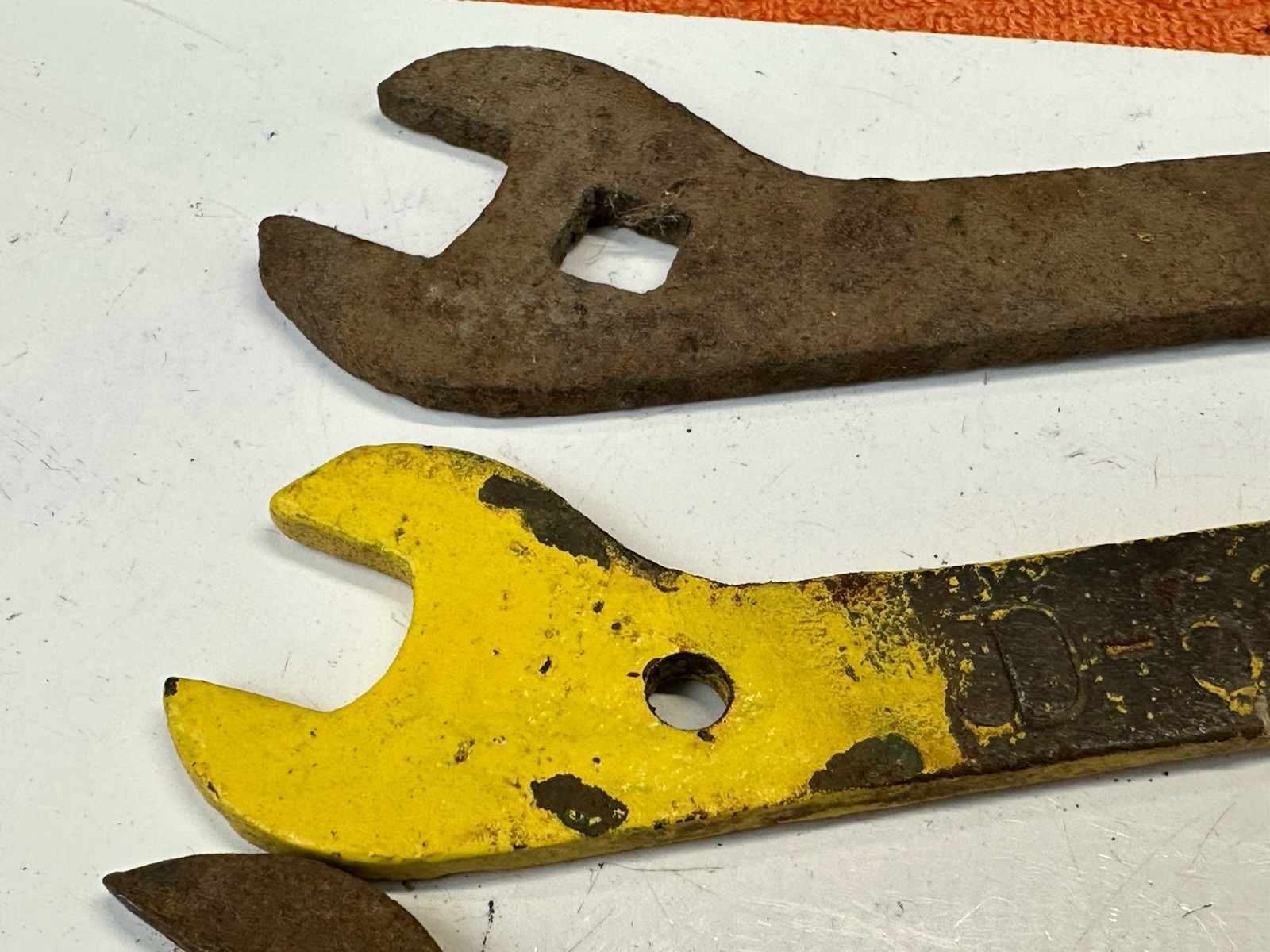 LOT #129 Vintage 4 Old WRENCH WRENCHES Farm Tractor Ag IH IHC AC JD Equipment