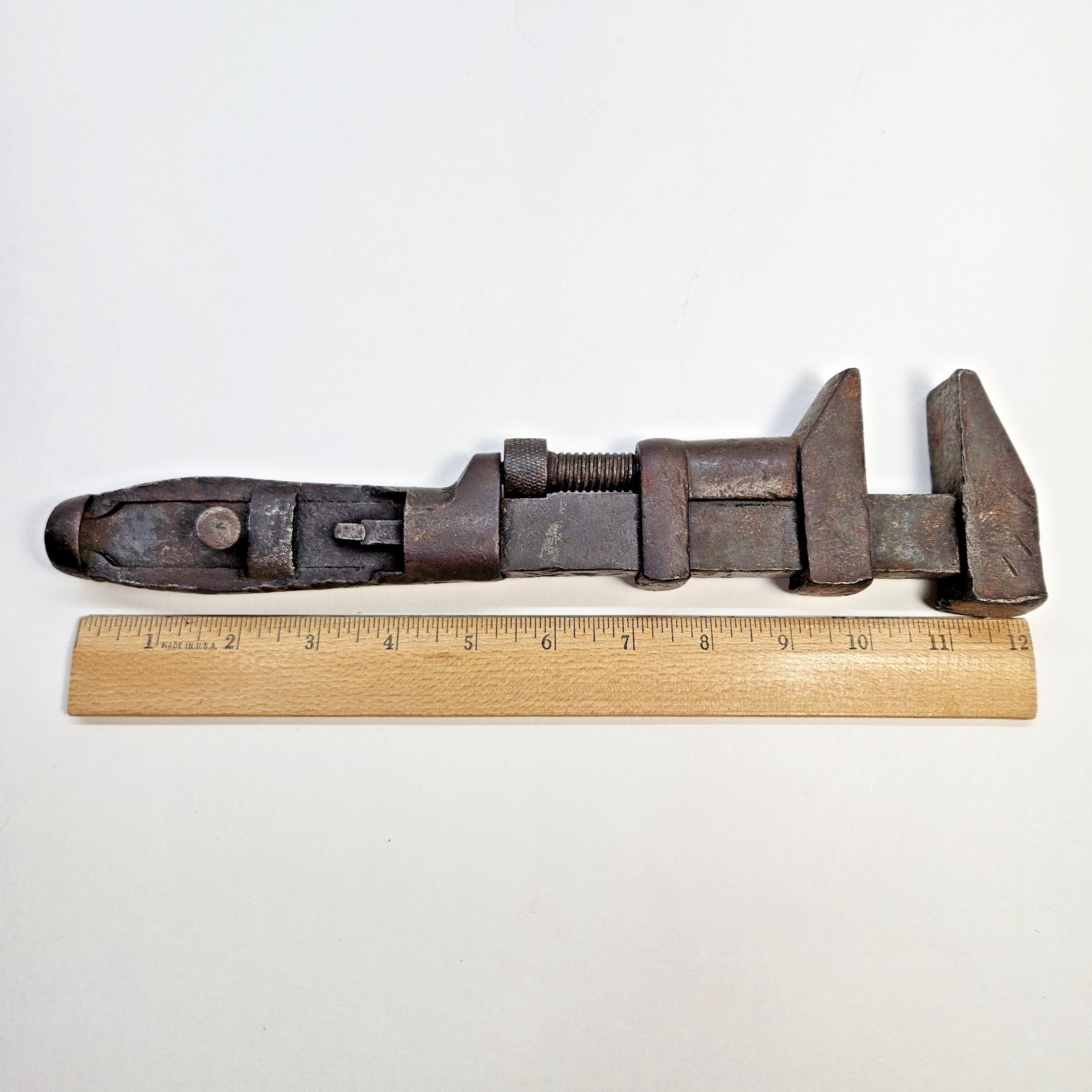 ANTIQUE L. COES WRENCH CO. 12” MONKEY PIPE WRENCH Knife Handle – Read