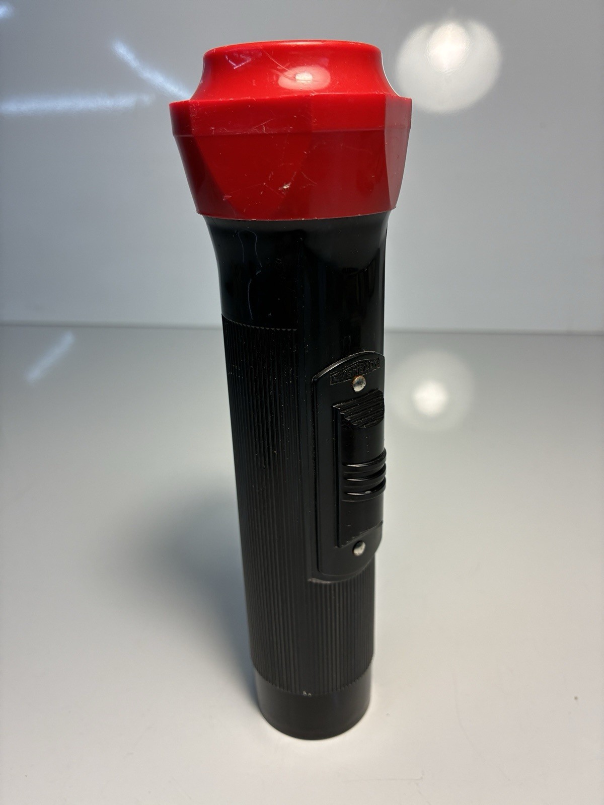 Vintage EVEREADY Red Black Plastic Flashlight Made In USA 1960’s Tested Working