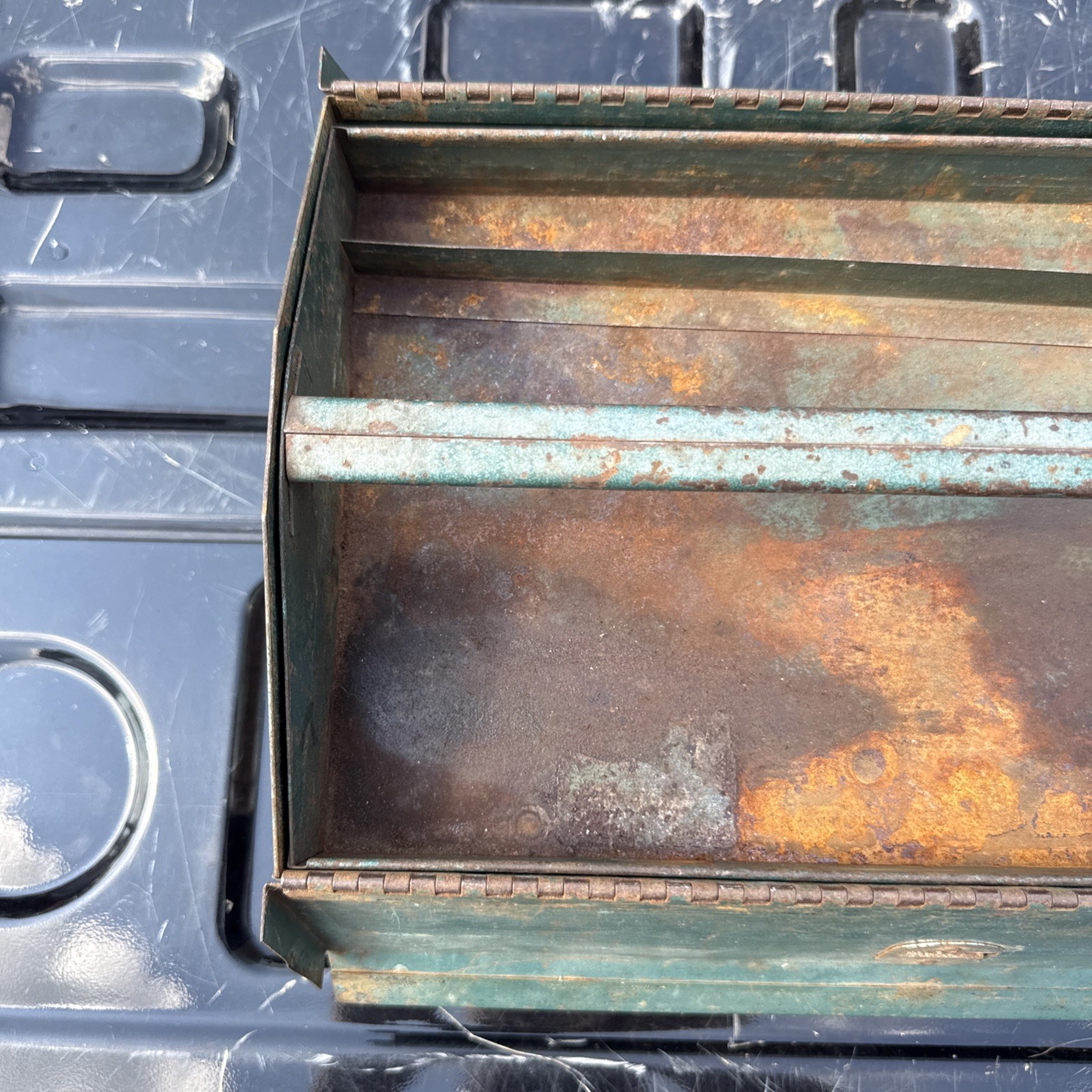 Western Auto Supply Wizard Tool Box w/ Tray 22″ Blue Green Metal Vintage