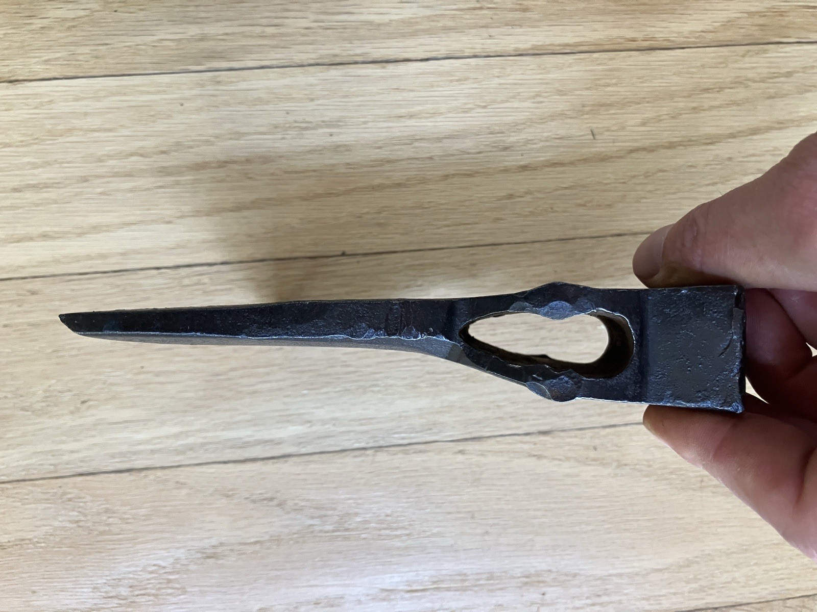 MARSHALL WELLS CO. NORTHERN KING HEWING HATCHET HEAD – VINTAGE AXE BUSHCRAFT