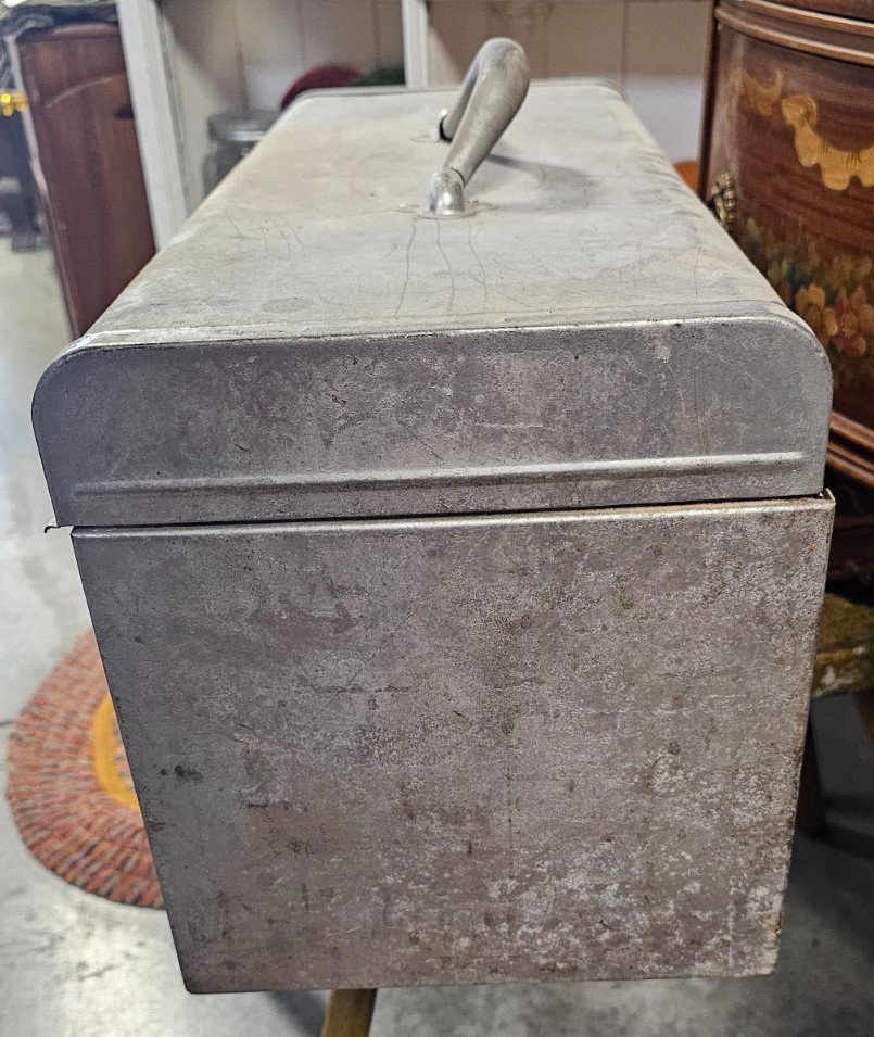 Vintage Craftsman 20″L X 8 5/8″W X 10″T Tool Box no tray