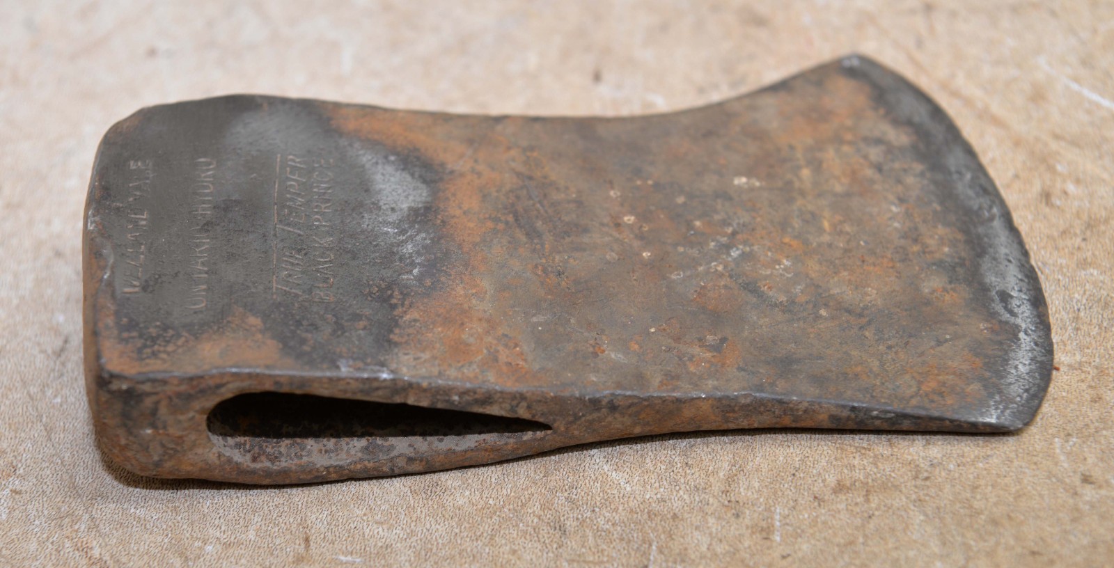 Rare Welland Vale True Temper Black Prince Ontario Hydro 3 1/2lb embossed axe A2