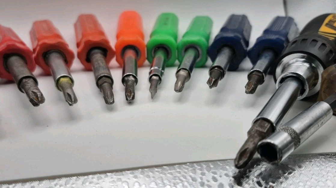 13 Pc Vintage 4-in-1 Screwdriver Lot