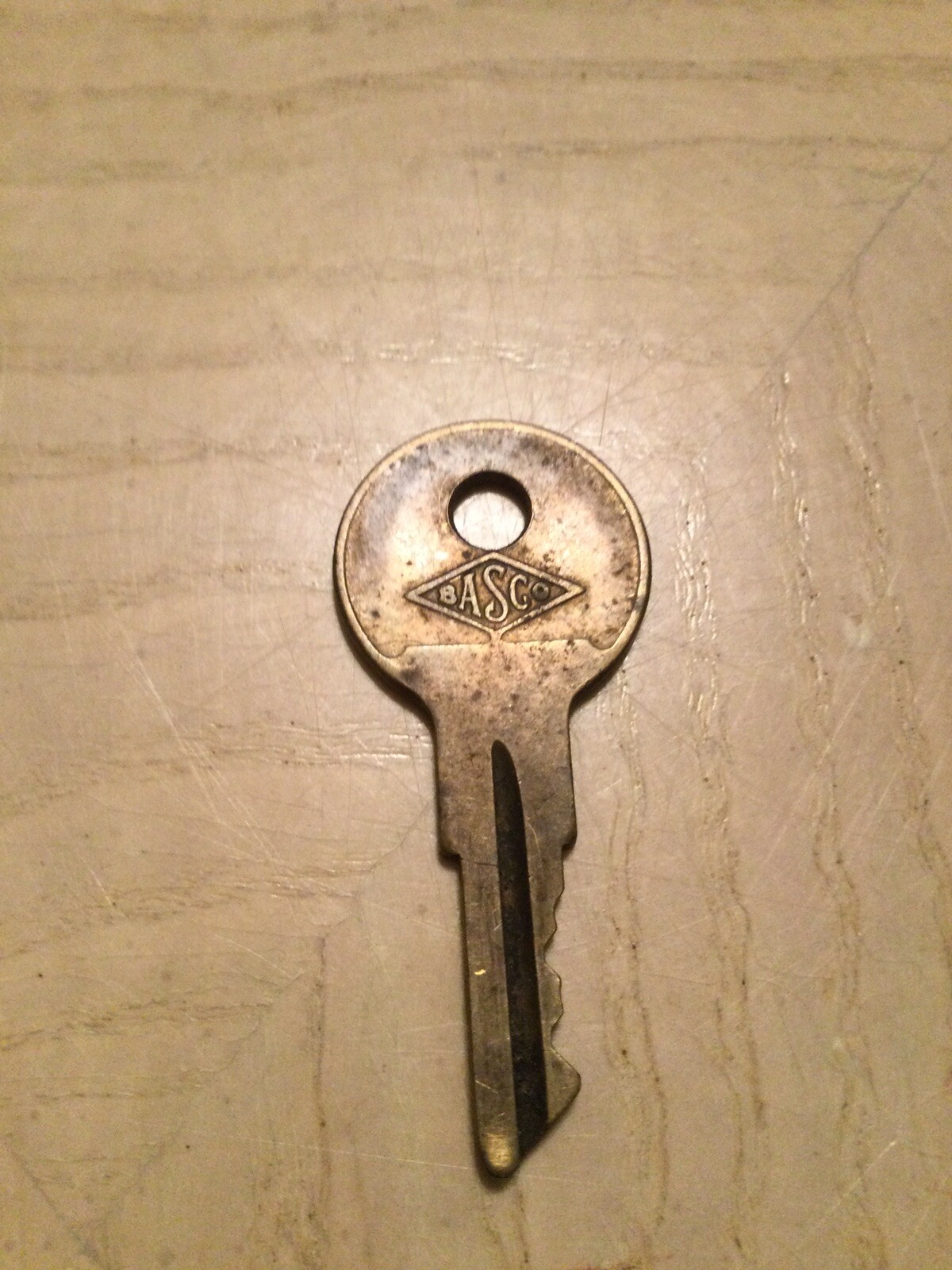 Basco Nash N1611 Vintage Metal Key Collectible Oval Serrated Graphics