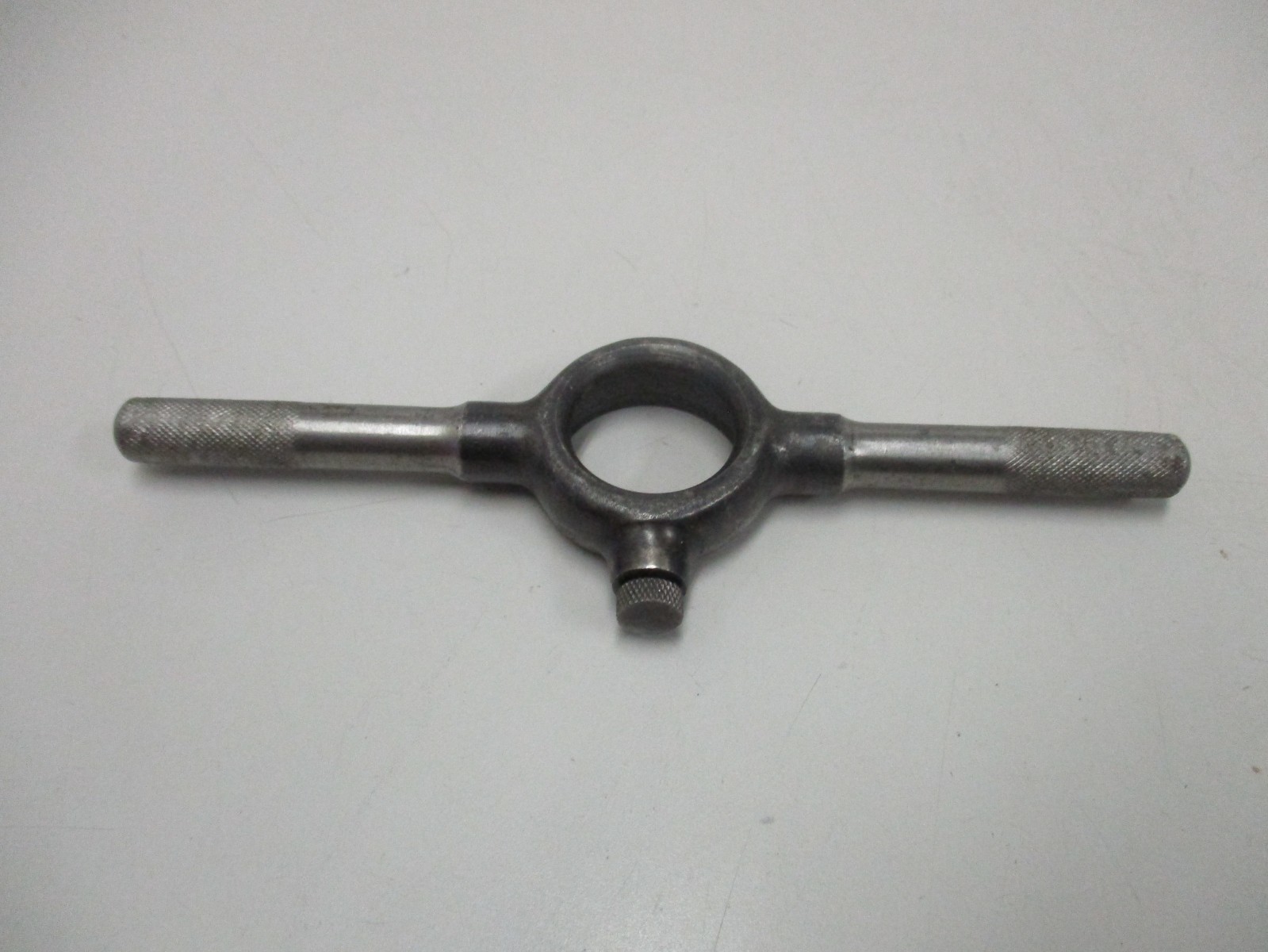 Greenfield GTD 1-1/4 Die Stock Holder 6-3/4″ Long