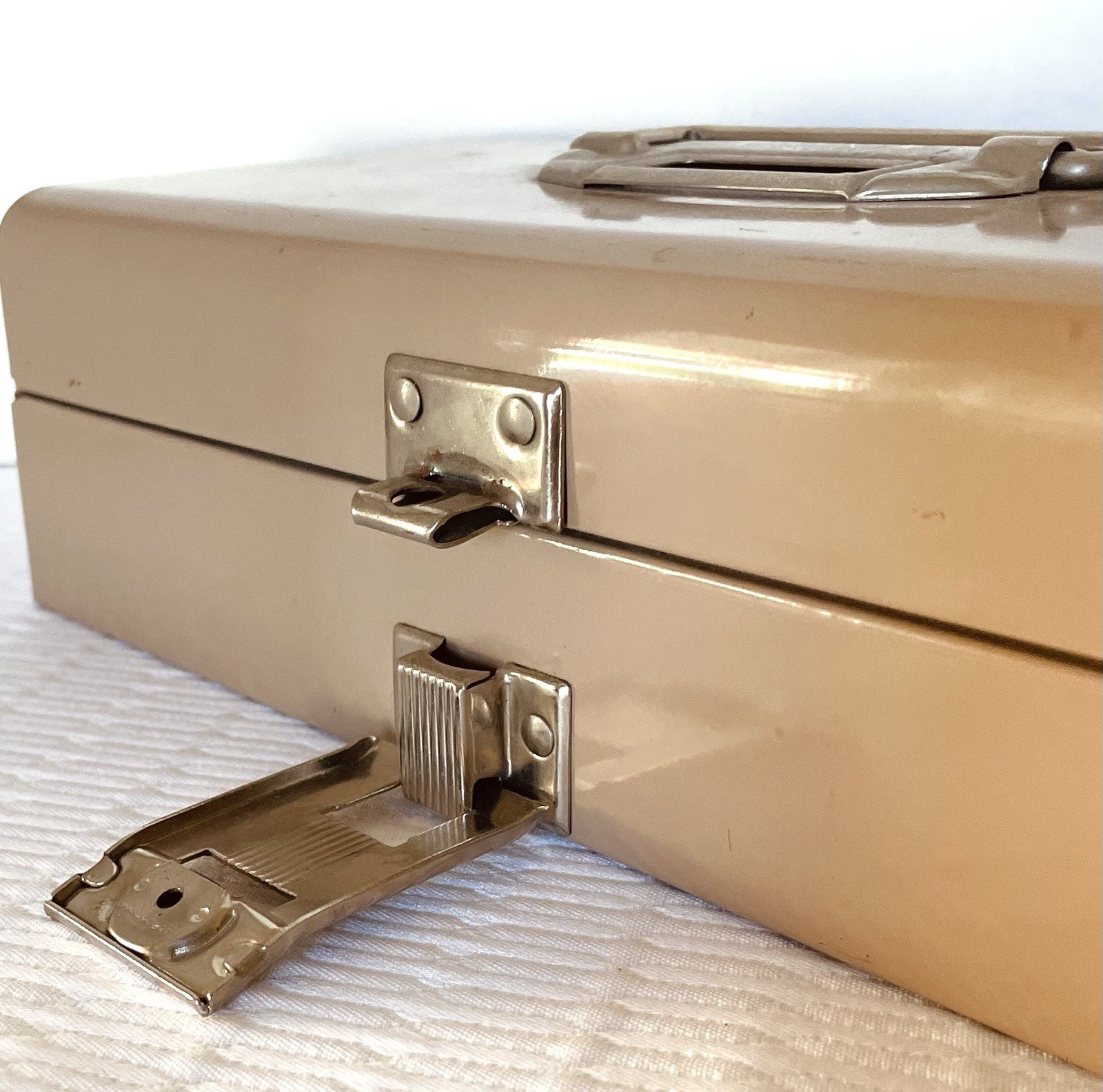 VTG Buddy Products Metal Lock Box Cash Box Tool Box Secure Valuables Craft Box