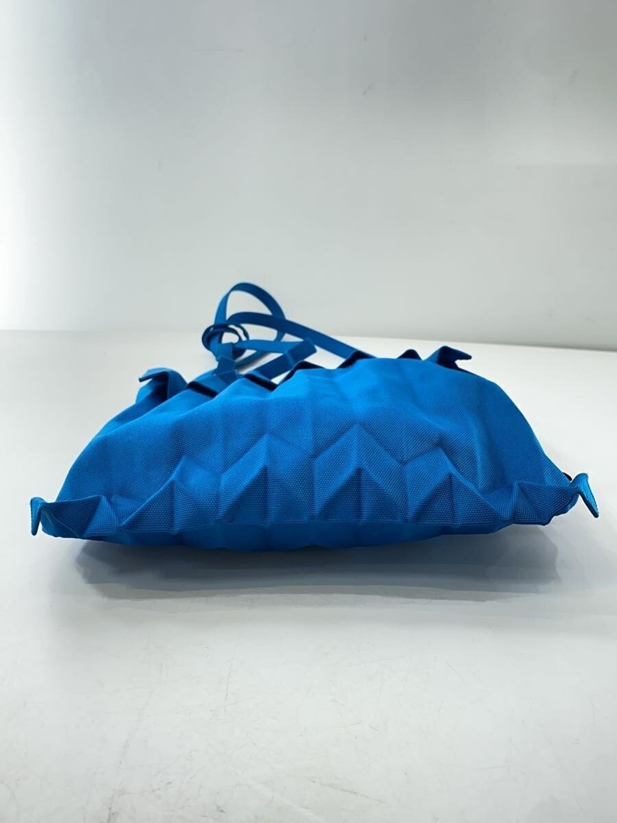 me ISSEY MIYAKE Shoulder Bag MI03AG265 Polyester Blue Used 27cm Height 24cm