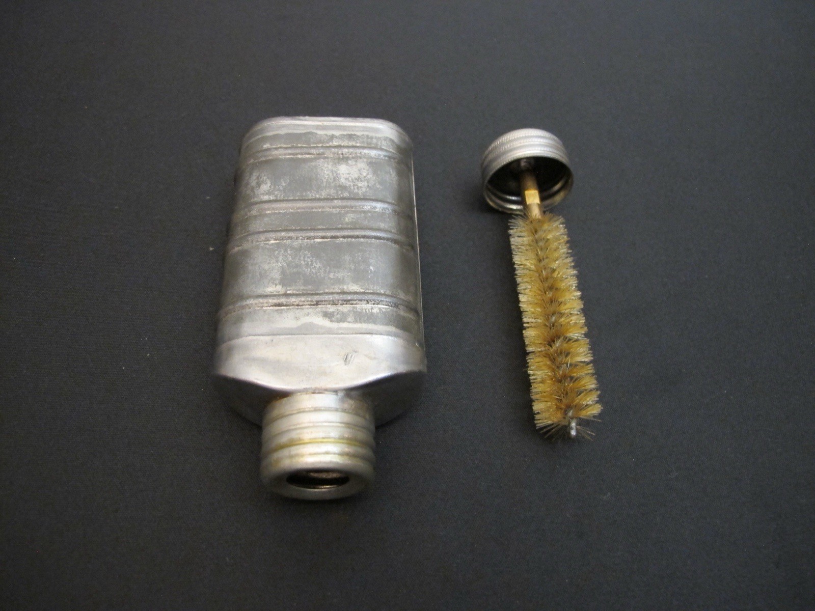 WWII BRITISH Small/Tin Vtg Military Oiler/Oil Can/Bottle Antique Rare Tool+Brush
