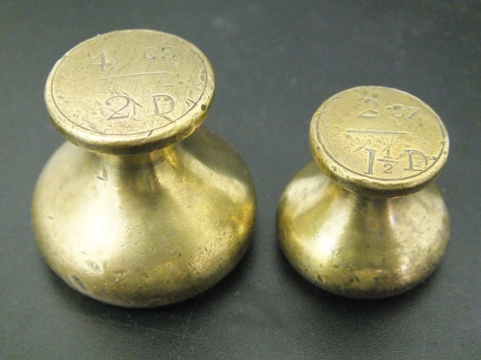 PAIR VINTAGE BRASS LETTER SCALES WEIGHTS 4oz 2oz