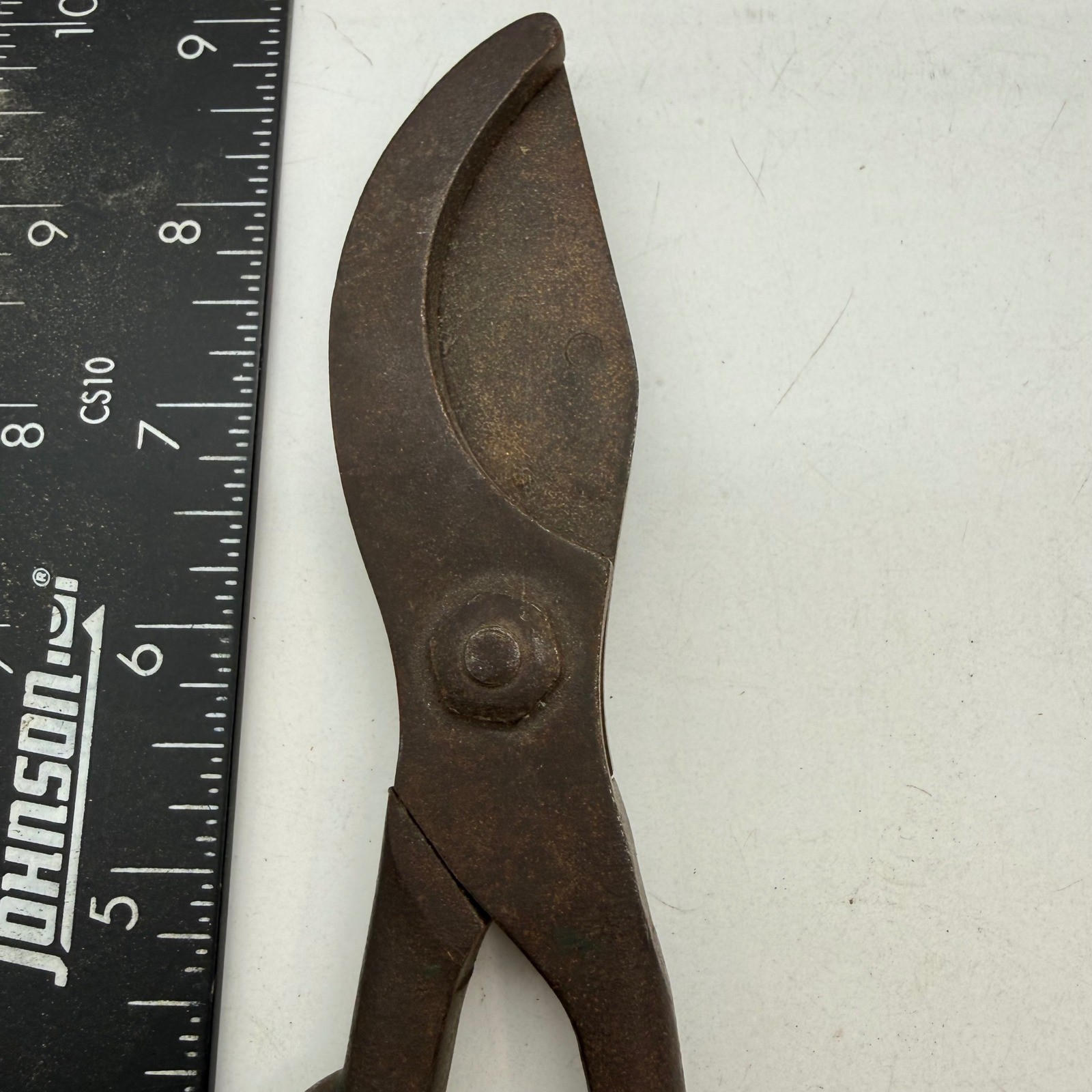 Antique Primitive Cast Iron Garden Pruning Shears Rustic Farmhouse Tool Decor