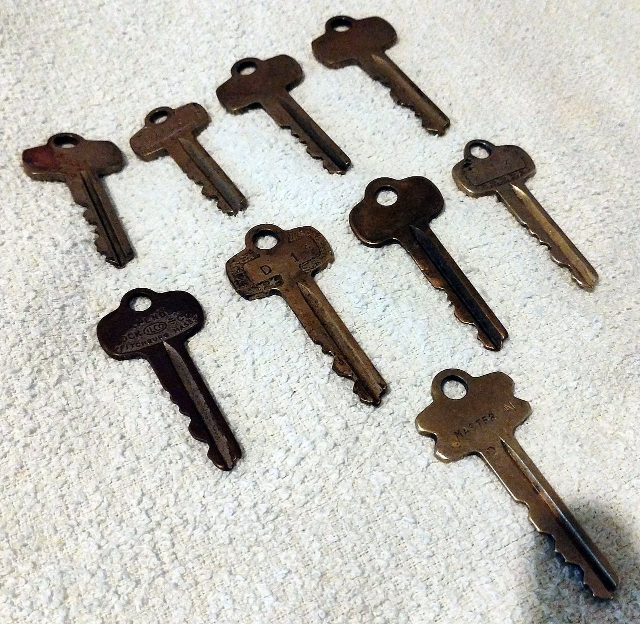 Lot of 9 Vintage BEST Door & Padlock Keys Multiple Mfg. Eras READ!