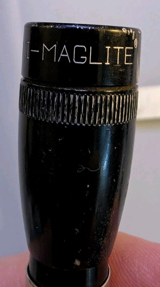 🔥 Vintage Mini Maglite AAA Flashlight Black Chrysler Pentastar Promo Pocket…
