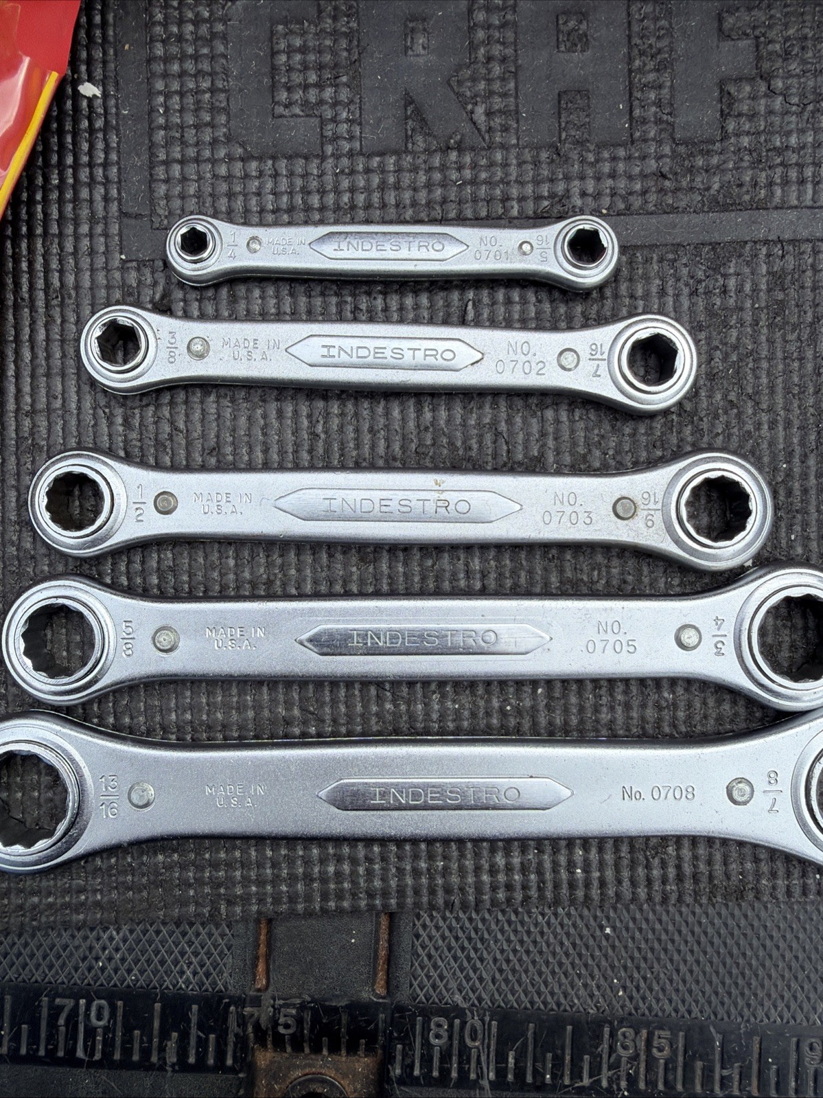 Rare Indestro Tools 5pc Ratcheting Box Wrench Set W Holder 0700-5 USA Nos SAE
