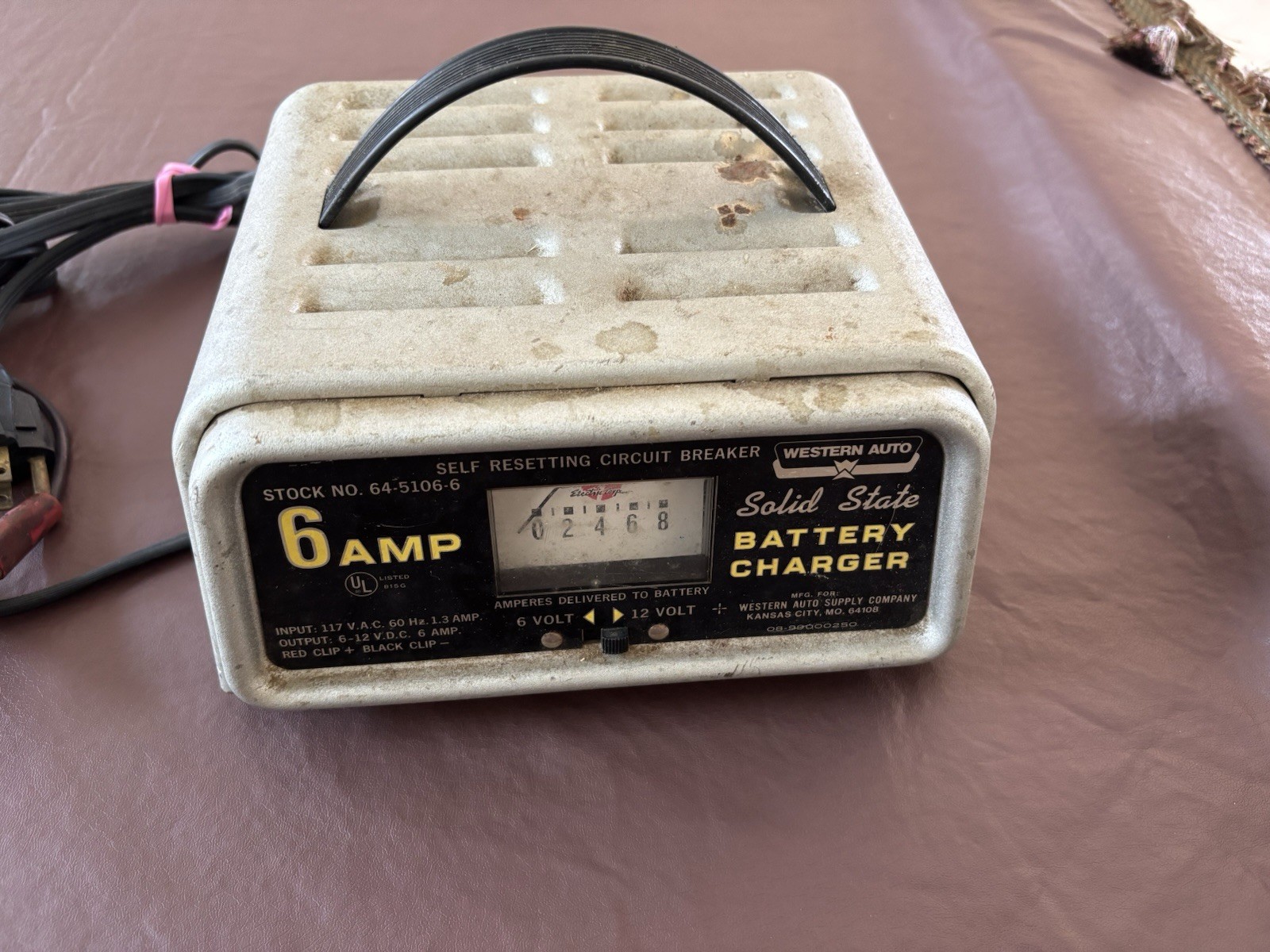 Vintage 6-12 V Battery Charger