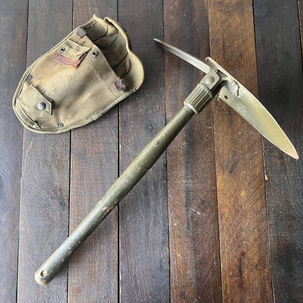 Original Vietnam ERA 1965 AMES E-Tool Entrenching Tool w/Pick & Canvas Cover