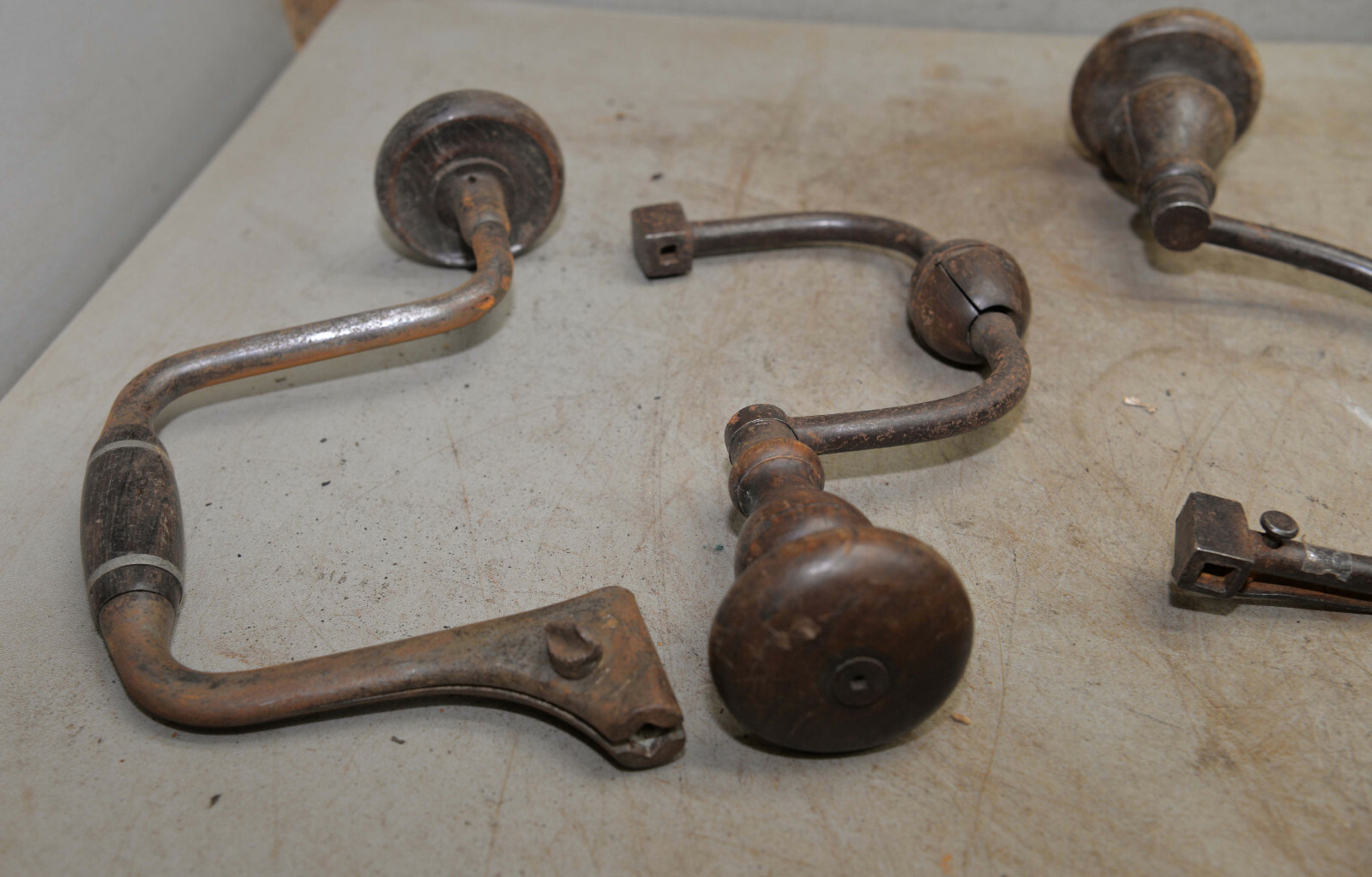 4 vintage bit brace John S Fray No 110 Spofford & more collectible drill lot T3